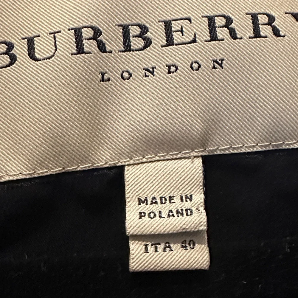 Authentic Burberry Navy Double-Breasted Coat with Black Patent Trim - Size 6 - Picture 10 of 12